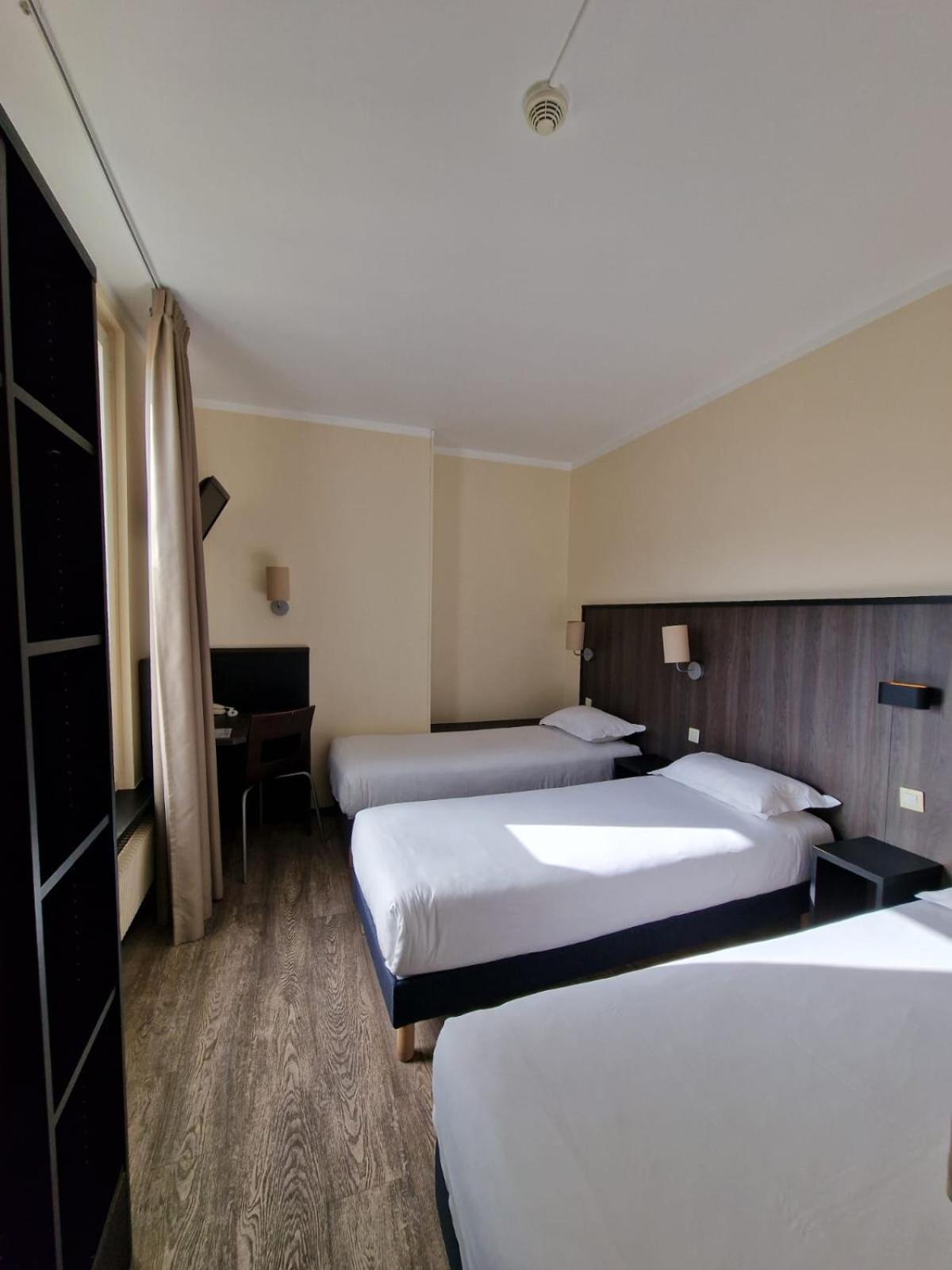 Hotel D'Anjou Levallois-Perret Exterior photo