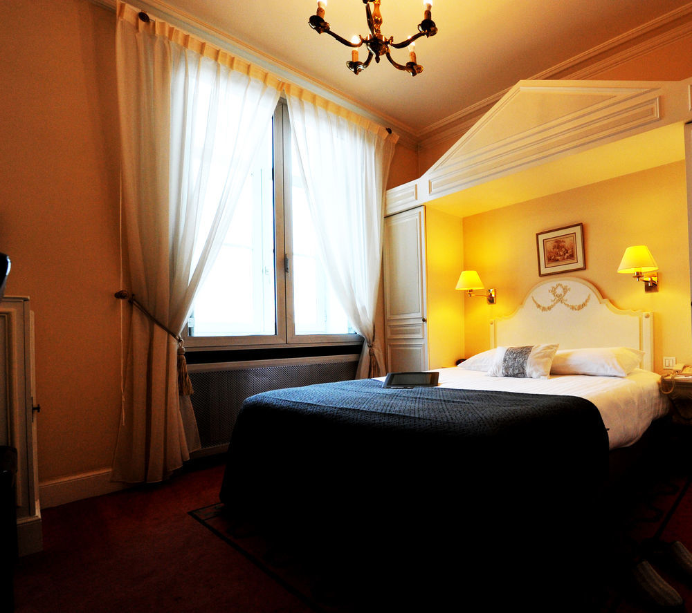 Hotel D'Anjou Levallois-Perret Exterior photo